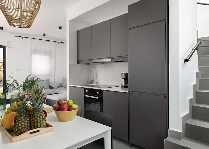 Seafish Villa, 2 Luxury At * Lakhania